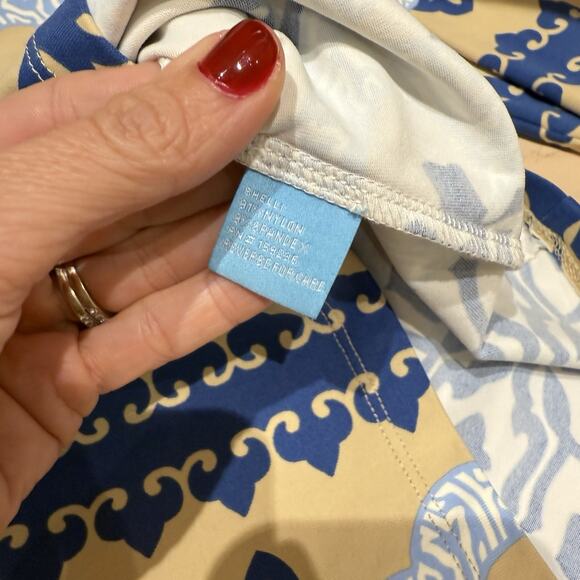 J. McLaughlin Catalina Cloth Top Women’s Size M Tan Blue Print Stretch Shirt - Picture 10 of 11